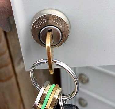 mailbox lock with keys